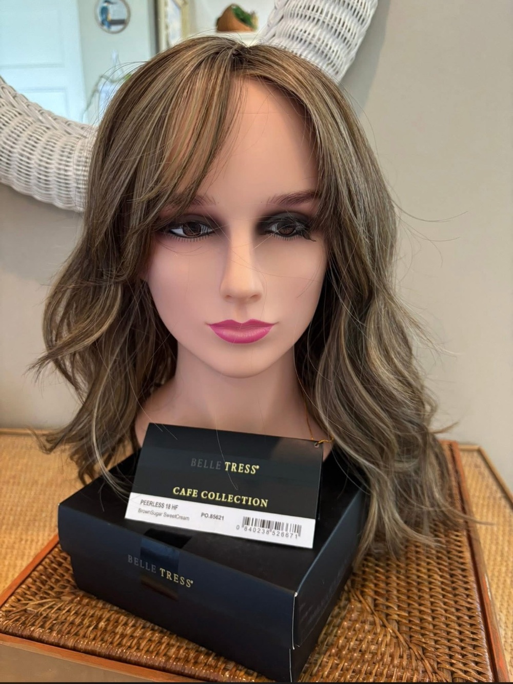 Belle Tress Peerless 18 HF Synthetic Wig in Brown Sugar Sweet Cream New with tag